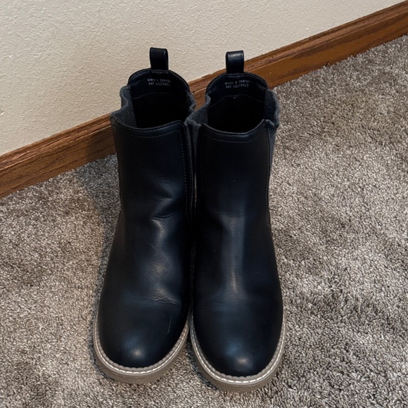 DV by Dolce Vita Black and Gray Ankle Boots - Picture 3 of 4